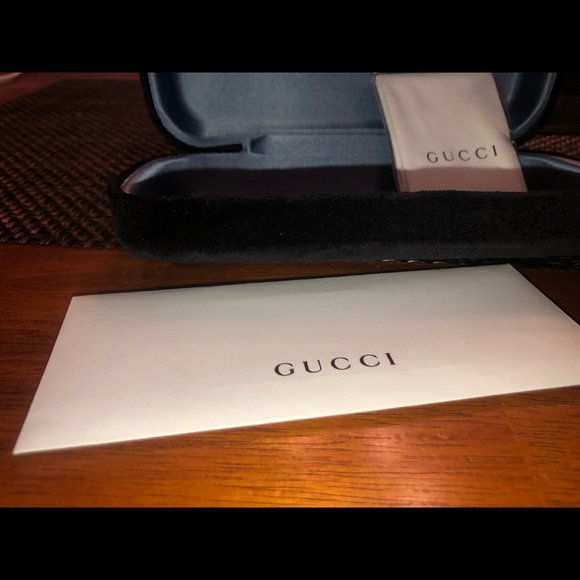 GUCCI Sunglesses - Picture 6 of 6